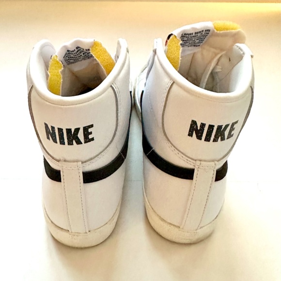NIKE Blazer OG Mid '77 in Mens size 10 - Picture 4 of 6